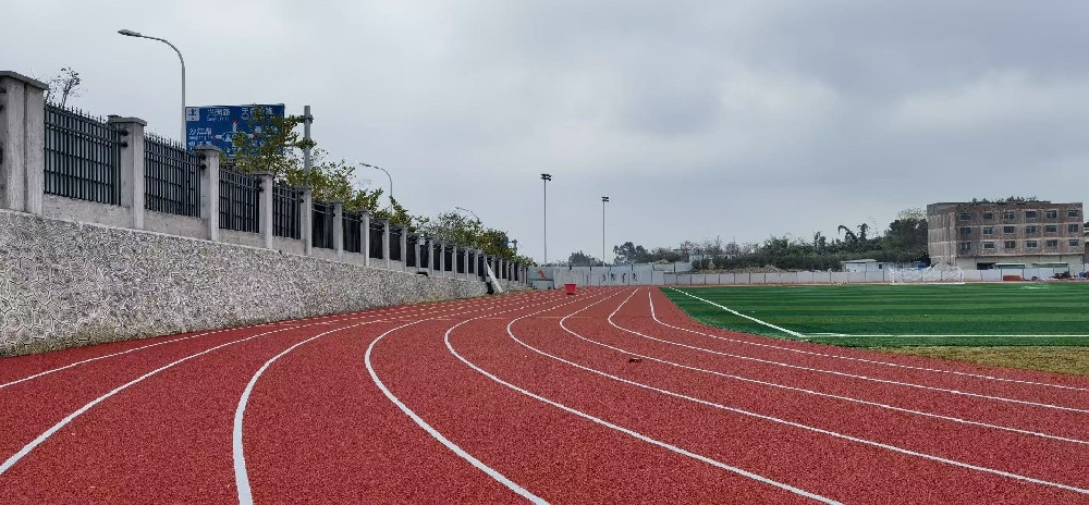 自结纹塑胶跑道