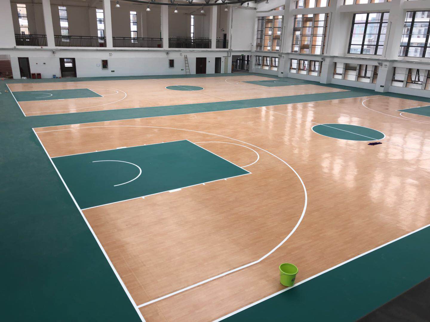 江南小学华府校区室内PVC运动地板胶篮球馆案例——康奇体育