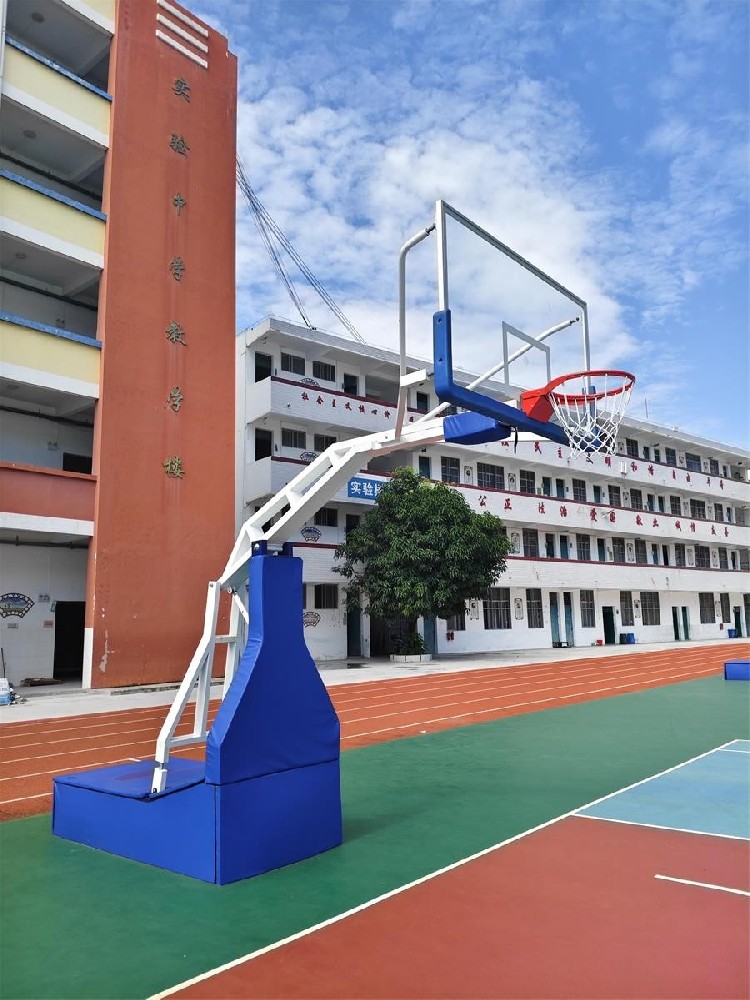 大化县实验中学篮球架案例-康奇体育