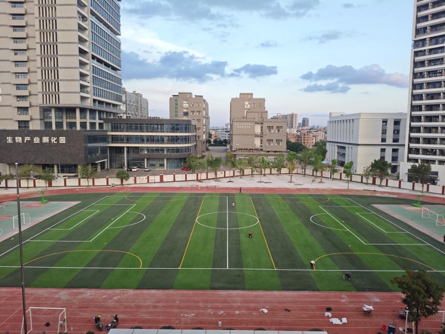 南宁市高新区新际路小学人造草坪足球场案例-康奇体育